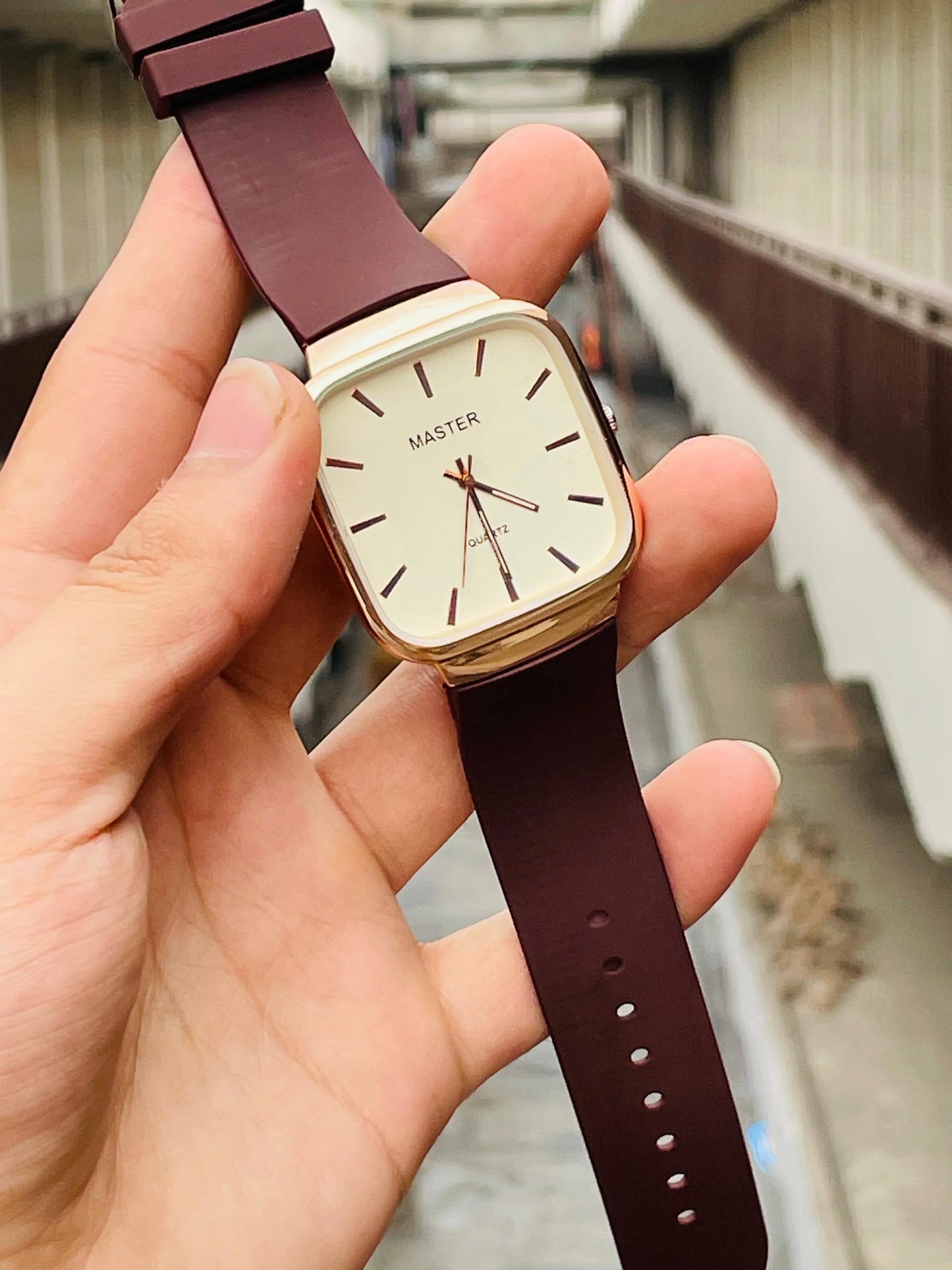 Master Quartz Silicon Strap Watch – Casual & Formal Wear